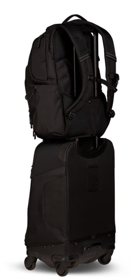 Ogio Renegade 22" 4-Wheel Travel Bag 33L bag, black