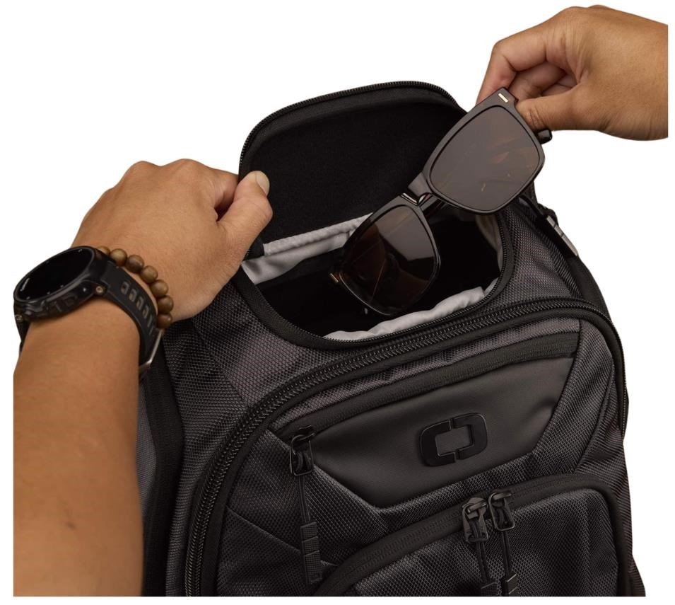 Ogio Renegade DNA 27L bag, titanium