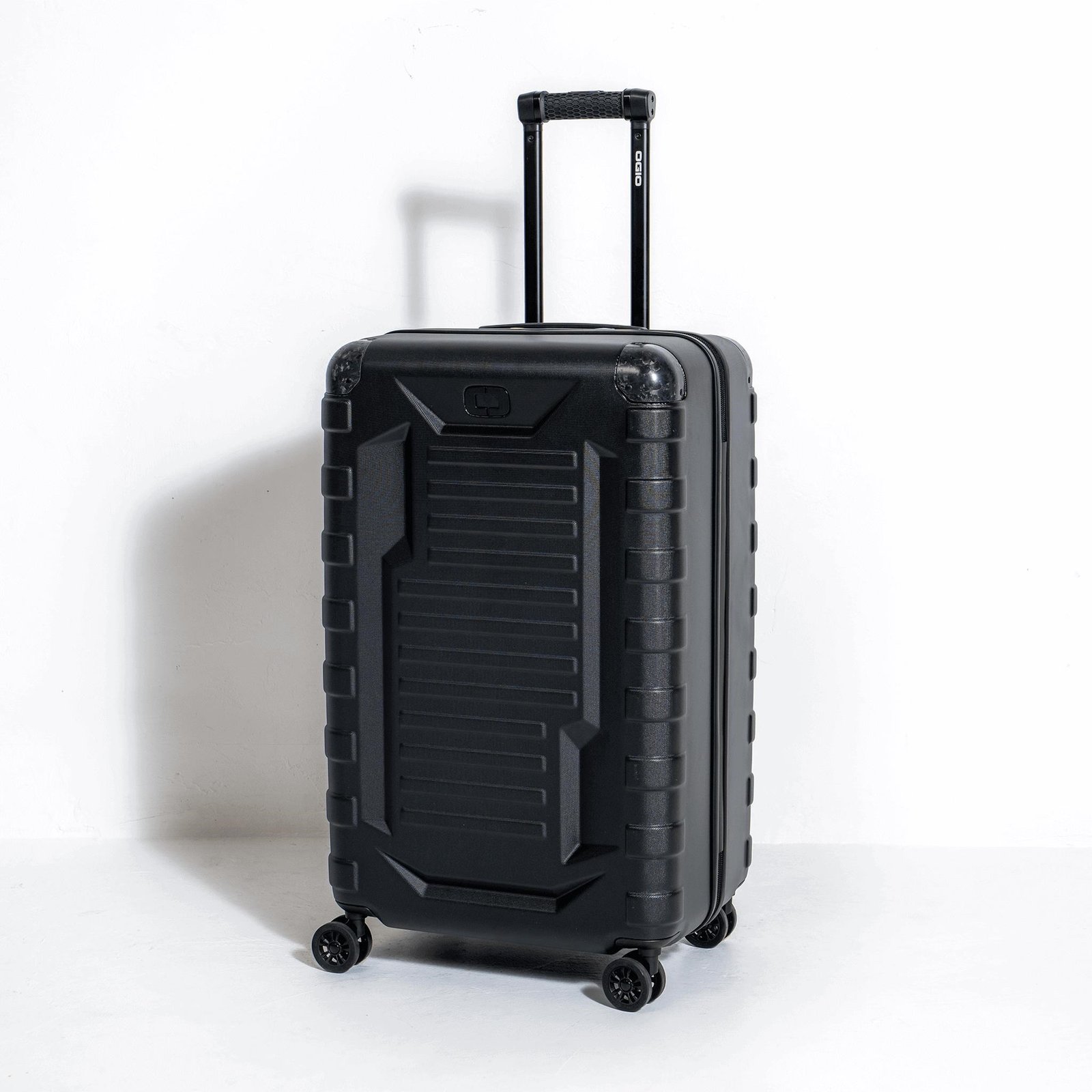 Ogio Renegade Vault Checked Luggage 95L bag, black