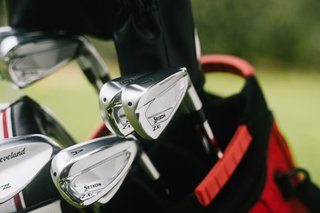 Srixon ZXi4 men's irons, graphite