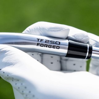Callaway Apex Ti Fusion 250 Plated men's irons, graphite