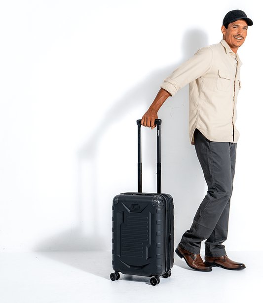 Ogio Renegade Vault Carry-On 35-40L travel bag, white