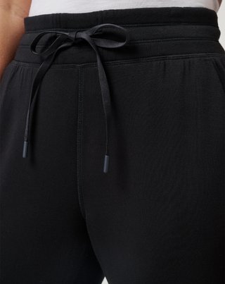 Travis Mathew Skyloft Soft Ankle ladies pants, black