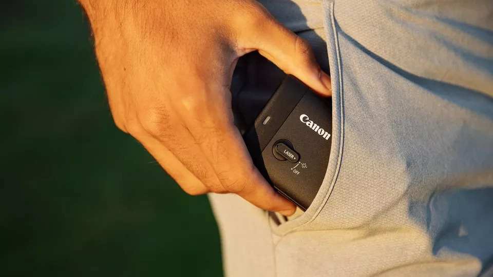 Canon PowerShot GOLF - compact and water-resistant design
