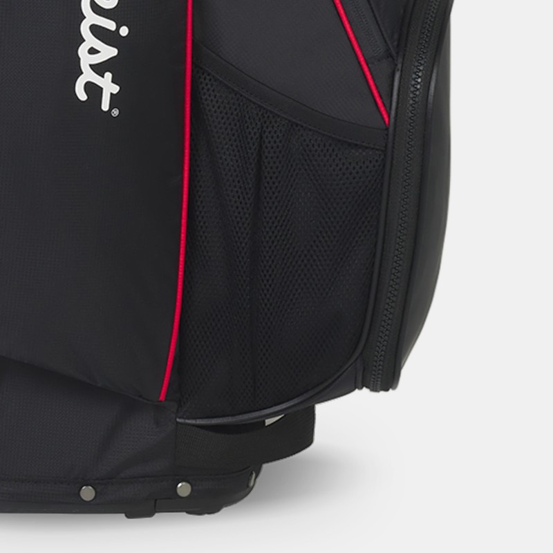 Exterior mesh drink pocket on Titleist Players 4 Carbon stand bag