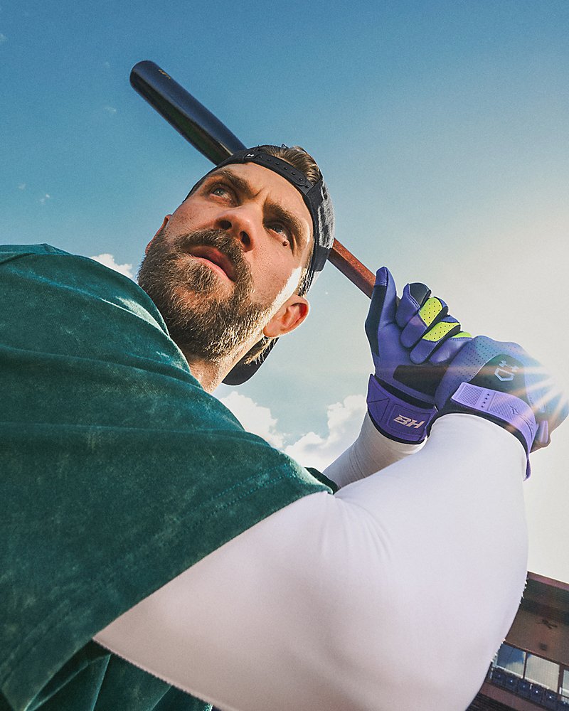 Under Armour HeatGear Compression Long Sleeve – in action demonstrating raglan sleeve range of motion