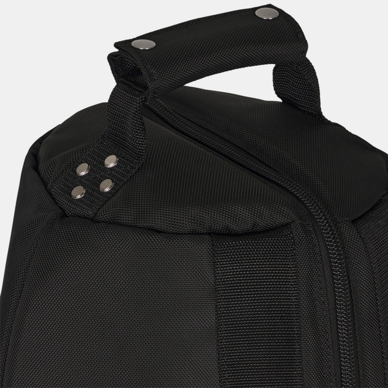 Water-Repellent Exterior on Club Traveler