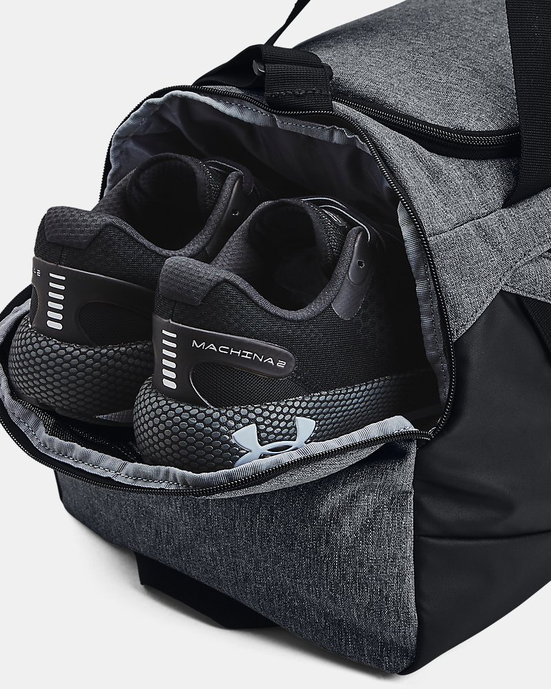 Vented shoe pocket on Undeniable 5.0 Small Duffle Bag