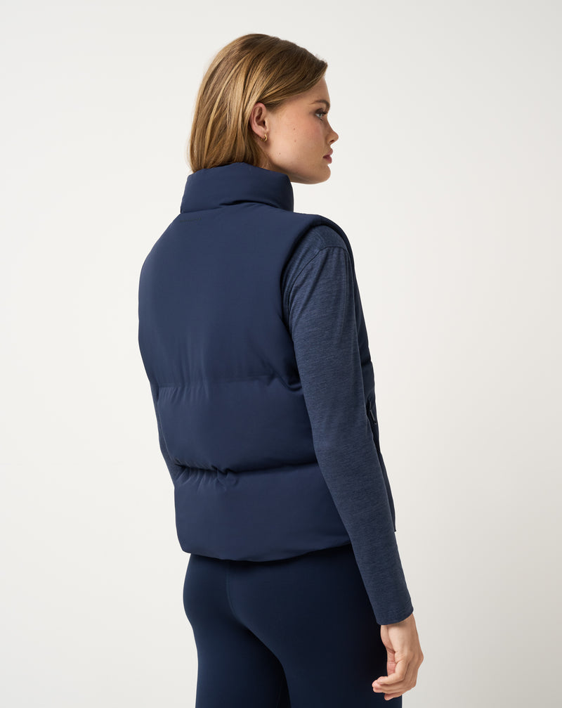 Travis Mathew Moontide Bonded Vest 2.0 – horizontal bonded paneling detail