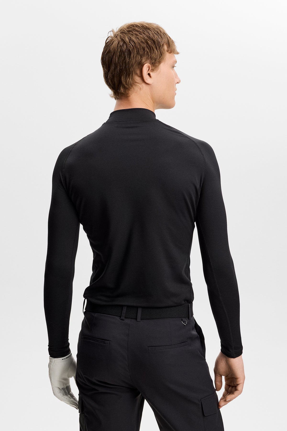 J.Lindeberg Ello Brushed Top Black – high neck wind protection collar detail